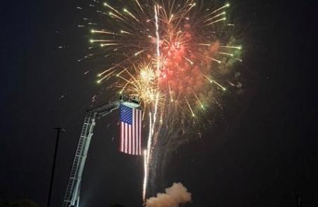 Fireworks with Flag2